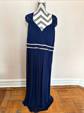 EVER PRETTY Maxi Dress in Blue Size 9XL